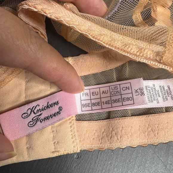 Agent Provocateur Lorna plunge underwire bra in a peachy color with lilac bows - Picture 5 of 9